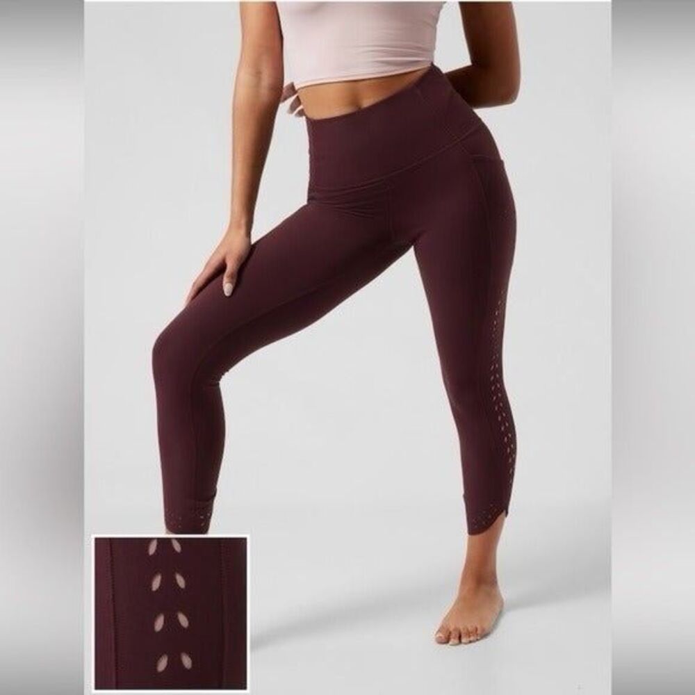 Athleta Salutation Stash Pocket II Laser Cut 7/8 Leggings Burgundy Medium